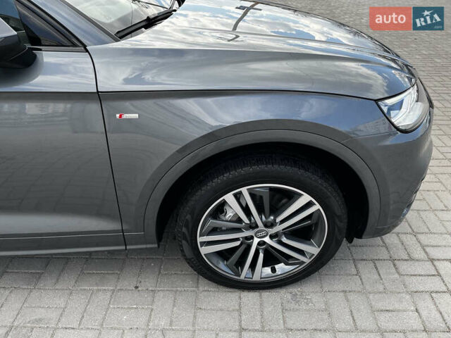 Серый Ауди Ку 5, объемом двигателя 2 л и пробегом 204 тыс. км за 29500 $, фото 5 на Automoto.ua