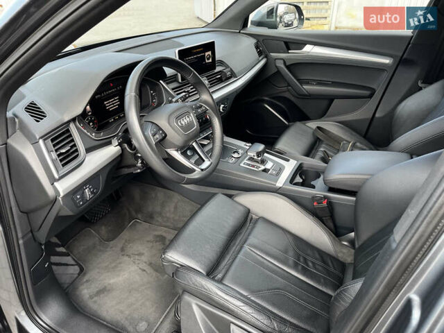 Серый Ауди Ку 5, объемом двигателя 2 л и пробегом 204 тыс. км за 29500 $, фото 6 на Automoto.ua