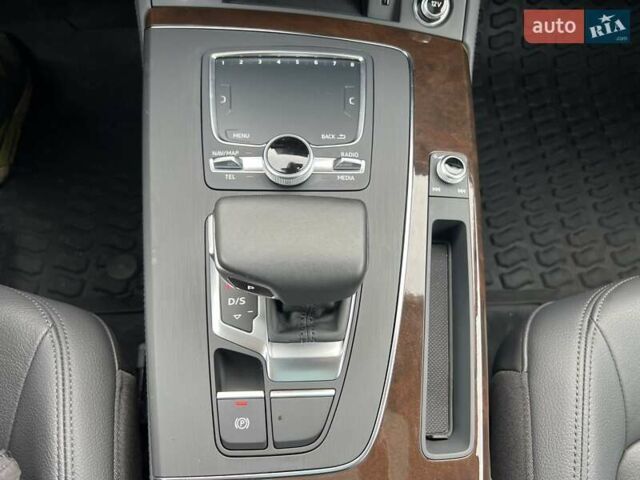 Серый Ауди Ку 5, объемом двигателя 0 л и пробегом 104 тыс. км за 27500 $, фото 42 на Automoto.ua