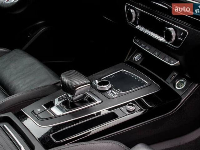 Сірий Ауді Ку 5, об'ємом двигуна 2 л та пробігом 149 тис. км за 31000 $, фото 40 на Automoto.ua