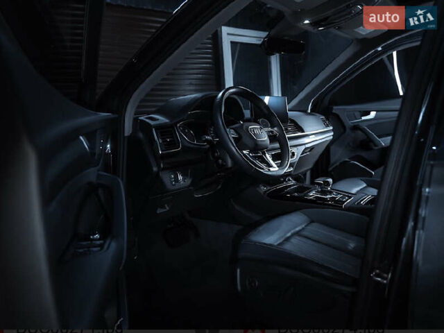 Сірий Ауді Ку 5, об'ємом двигуна 2 л та пробігом 59 тис. км за 29700 $, фото 8 на Automoto.ua