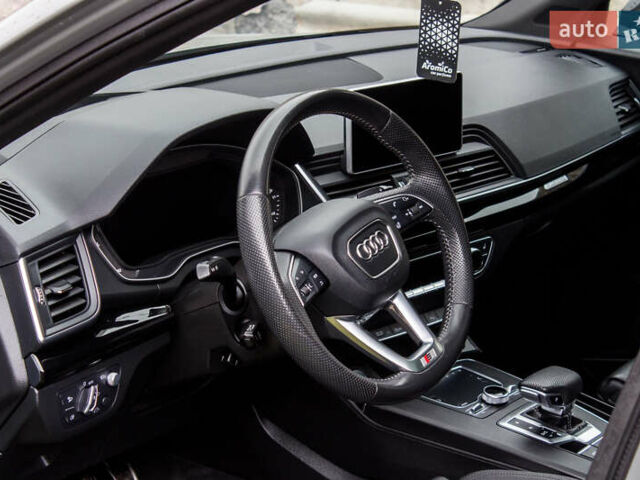 Сірий Ауді Ку 5, об'ємом двигуна 2 л та пробігом 149 тис. км за 31000 $, фото 94 на Automoto.ua