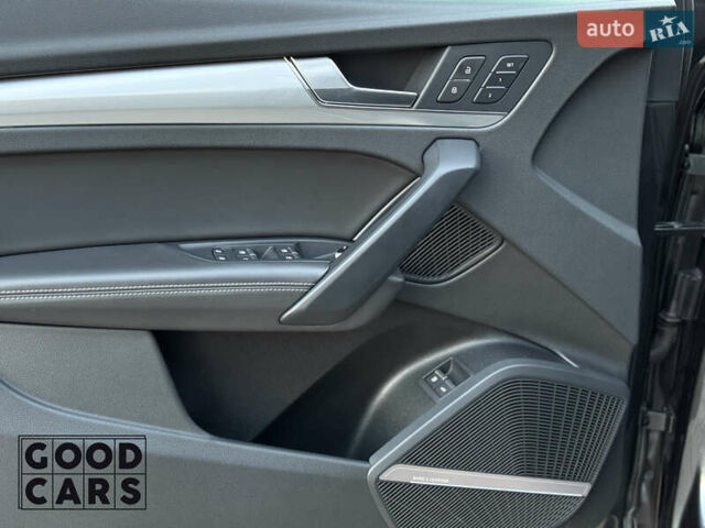 Серый Ауди Ку 5, объемом двигателя 1.98 л и пробегом 30 тыс. км за 52000 $, фото 17 на Automoto.ua