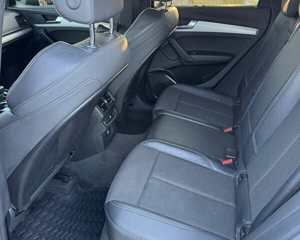 Серый Ауди Ку 5, объемом двигателя 1.97 л и пробегом 215 тыс. км за 39000 $, фото 22 на Automoto.ua