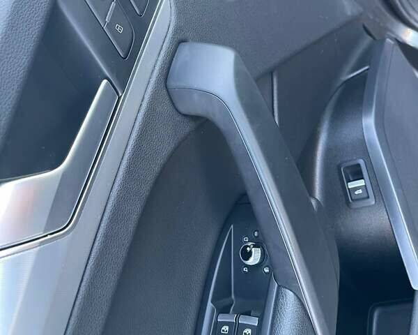 Серый Ауди Ку 5, объемом двигателя 1.98 л и пробегом 75 тыс. км за 30990 $, фото 10 на Automoto.ua