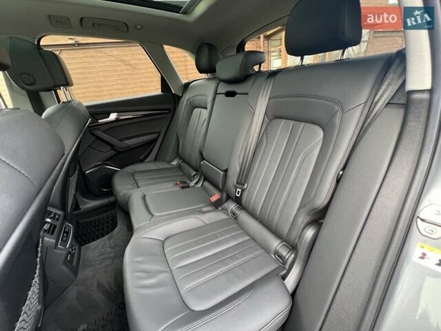 Серый Ауди Ку 5, объемом двигателя 0 л и пробегом 104 тыс. км за 27500 $, фото 26 на Automoto.ua