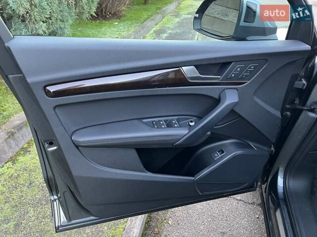 Сірий Ауді Ку 5, об'ємом двигуна 2 л та пробігом 104 тис. км за 26900 $, фото 11 на Automoto.ua