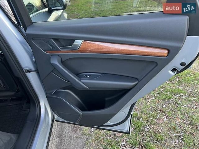 Сірий Ауді Ку 5, об'ємом двигуна 2 л та пробігом 77 тис. км за 28900 $, фото 29 на Automoto.ua