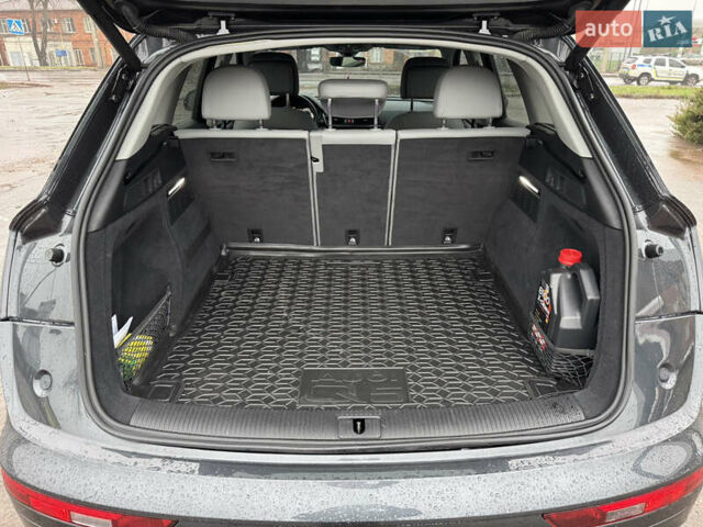 Серый Ауди Ку 5, объемом двигателя 1.98 л и пробегом 76 тыс. км за 32800 $, фото 23 на Automoto.ua