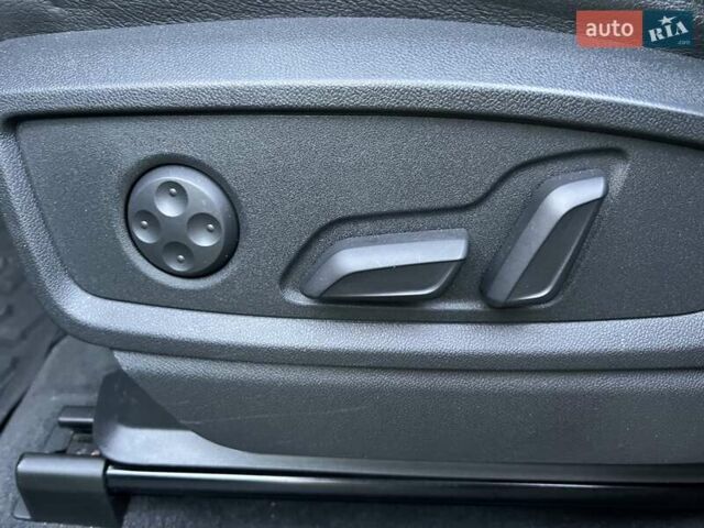 Сірий Ауді Ку 5, об'ємом двигуна 2 л та пробігом 104 тис. км за 26900 $, фото 12 на Automoto.ua