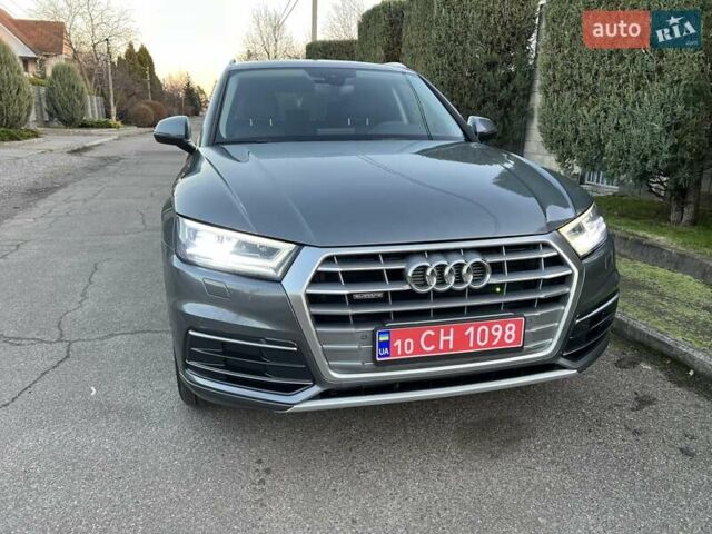 Сірий Ауді Ку 5, об'ємом двигуна 2 л та пробігом 104 тис. км за 26900 $, фото 2 на Automoto.ua