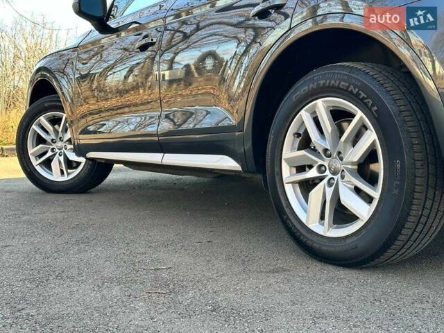 Сірий Ауді Ку 5, об'ємом двигуна 2 л та пробігом 34 тис. км за 29990 $, фото 9 на Automoto.ua