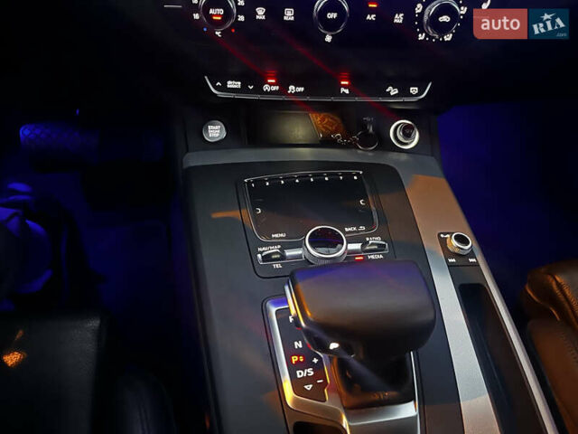 Серый Ауди Ку 5, объемом двигателя 2 л и пробегом 204 тыс. км за 29500 $, фото 24 на Automoto.ua