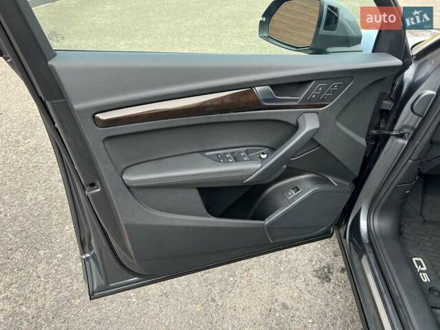 Серый Ауди Ку 5, объемом двигателя 0 л и пробегом 104 тыс. км за 27500 $, фото 15 на Automoto.ua