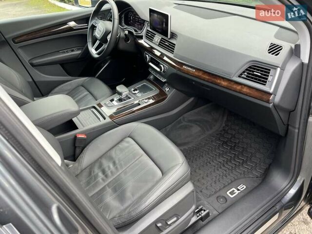 Серый Ауди Ку 5, объемом двигателя 0 л и пробегом 104 тыс. км за 27500 $, фото 34 на Automoto.ua