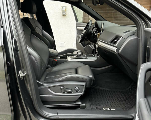 Сірий Ауді Ку 5, об'ємом двигуна 1.98 л та пробігом 98 тис. км за 29950 $, фото 35 на Automoto.ua