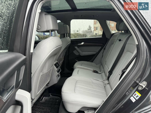 Серый Ауди Ку 5, объемом двигателя 1.98 л и пробегом 76 тыс. км за 32800 $, фото 20 на Automoto.ua