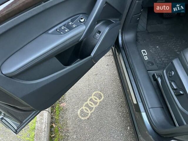 Сірий Ауді Ку 5, об'ємом двигуна 2 л та пробігом 104 тис. км за 26900 $, фото 40 на Automoto.ua