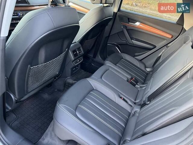 Сірий Ауді Ку 5, об'ємом двигуна 2 л та пробігом 77 тис. км за 28900 $, фото 21 на Automoto.ua