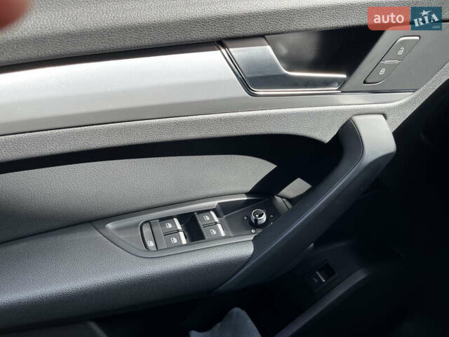 Серый Ауди Ку 5, объемом двигателя 2 л и пробегом 204 тыс. км за 29500 $, фото 17 на Automoto.ua