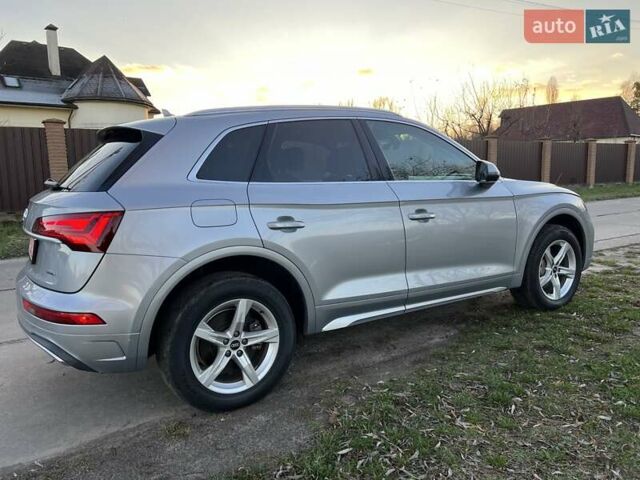 Сірий Ауді Ку 5, об'ємом двигуна 2 л та пробігом 77 тис. км за 28900 $, фото 3 на Automoto.ua