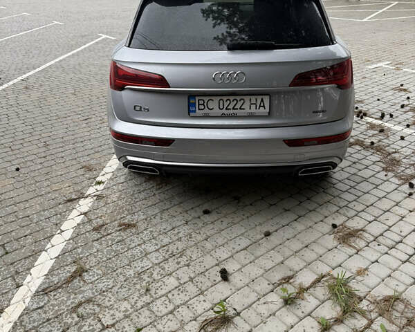 Сірий Ауді Ку 5, об'ємом двигуна 1.98 л та пробігом 97 тис. км за 36500 $, фото 4 на Automoto.ua