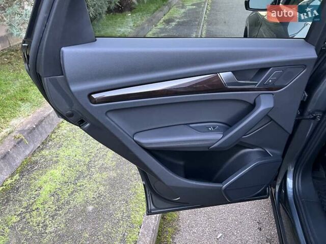 Сірий Ауді Ку 5, об'ємом двигуна 2 л та пробігом 104 тис. км за 26900 $, фото 24 на Automoto.ua