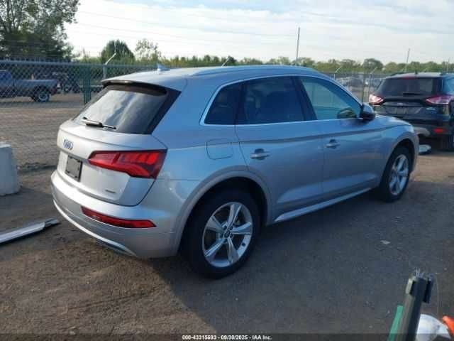 Ауди Ку 5 2020 в Виннице на Automoto.ua Серый Ауди Ку 5, объемом двигателя 2 л и пробегом 123 тыс. км за 7000 $, фото 3 на Automoto.ua