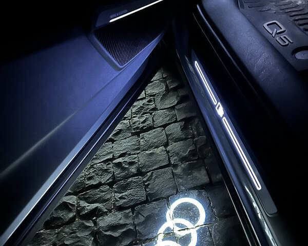 Серый Ауди Ку 5, объемом двигателя 1.98 л и пробегом 100 тыс. км за 34500 $, фото 31 на Automoto.ua