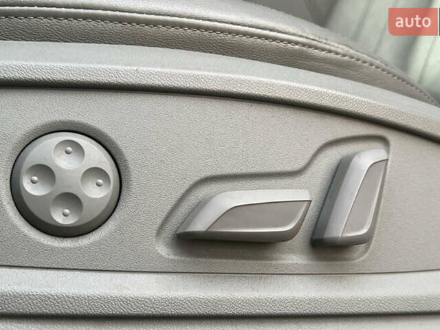 Серый Ауди Ку 5, объемом двигателя 1.98 л и пробегом 98 тыс. км за 36300 $, фото 20 на Automoto.ua