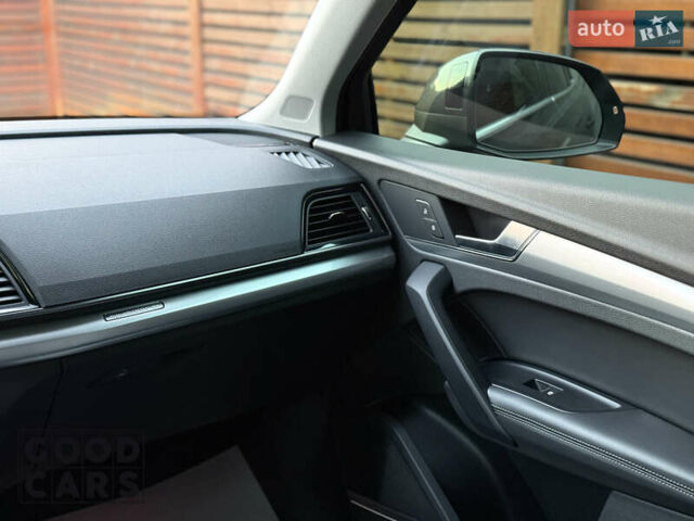 Серый Ауди Ку 5, объемом двигателя 1.98 л и пробегом 30 тыс. км за 52000 $, фото 26 на Automoto.ua