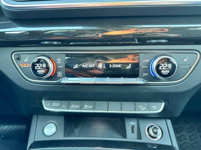 Сірий Ауді Ку 5, об'ємом двигуна 2 л та пробігом 34 тис. км за 29990 $, фото 14 на Automoto.ua