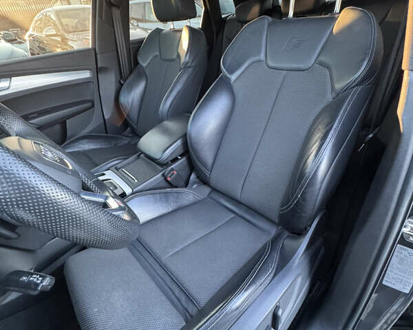 Серый Ауди Ку 5, объемом двигателя 1.97 л и пробегом 215 тыс. км за 39000 $, фото 17 на Automoto.ua