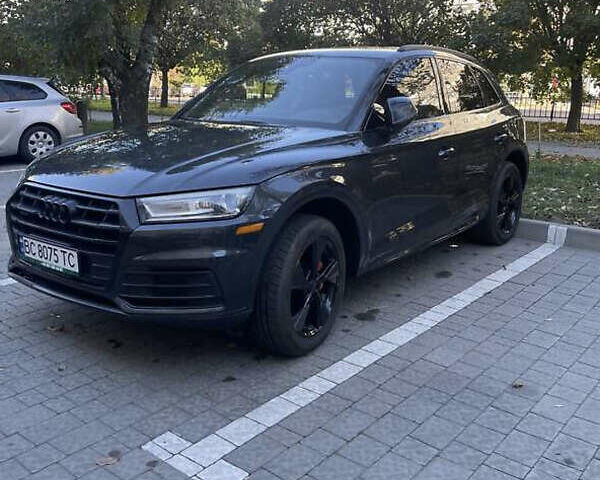 Серый Ауди Ку 5, объемом двигателя 1.98 л и пробегом 70 тыс. км за 37300 $, фото 4 на Automoto.ua