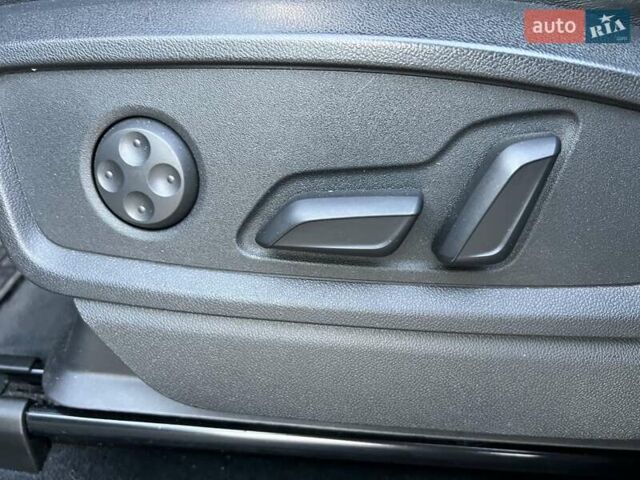 Сірий Ауді Ку 5, об'ємом двигуна 2 л та пробігом 77 тис. км за 28900 $, фото 11 на Automoto.ua