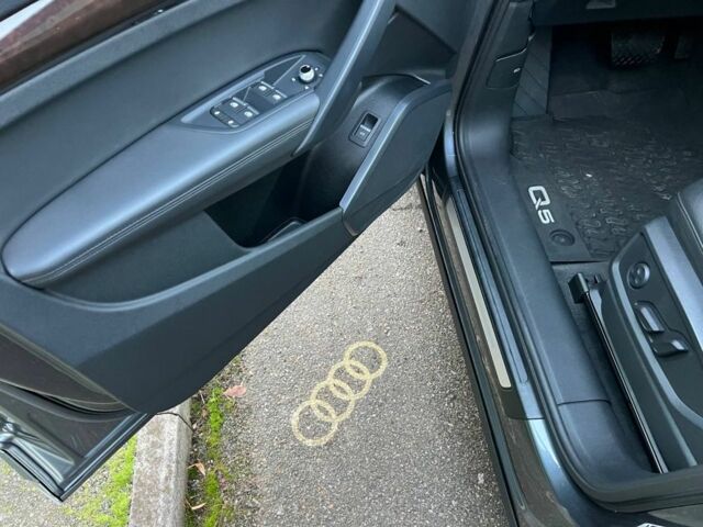 Сірий Ауді Ку 5, об'ємом двигуна 0 л та пробігом 104 тис. км за 26900 $, фото 10 на Automoto.ua