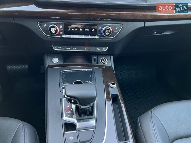 Сірий Ауді Ку 5, об'ємом двигуна 2 л та пробігом 104 тис. км за 26900 $, фото 18 на Automoto.ua