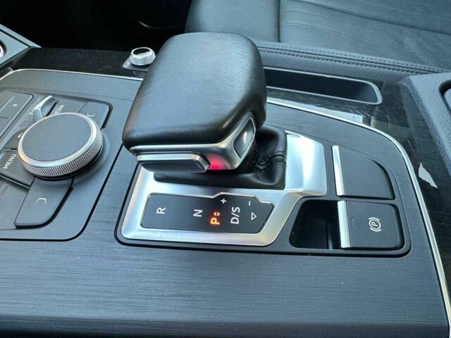 Сірий Ауді Ку 5, об'ємом двигуна 2 л та пробігом 34 тис. км за 29990 $, фото 16 на Automoto.ua