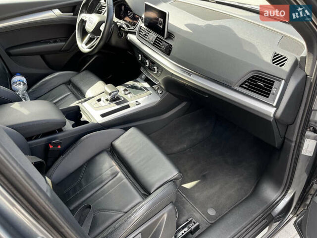 Серый Ауди Ку 5, объемом двигателя 2 л и пробегом 204 тыс. км за 29500 $, фото 11 на Automoto.ua