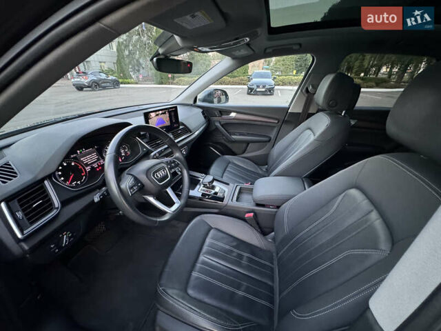 Серый Ауди Ку 5, объемом двигателя 1.98 л и пробегом 33 тыс. км за 32000 $, фото 17 на Automoto.ua
