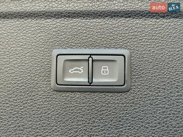 Сірий Ауді Ку 5, об'ємом двигуна 2 л та пробігом 34 тис. км за 29990 $, фото 14 на Automoto.ua