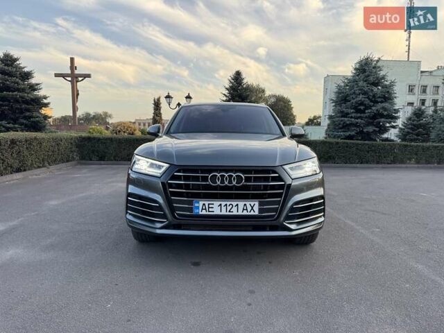 Серый Ауди Ку 5, объемом двигателя 1.98 л и пробегом 95 тыс. км за 35900 $, фото 1 на Automoto.ua