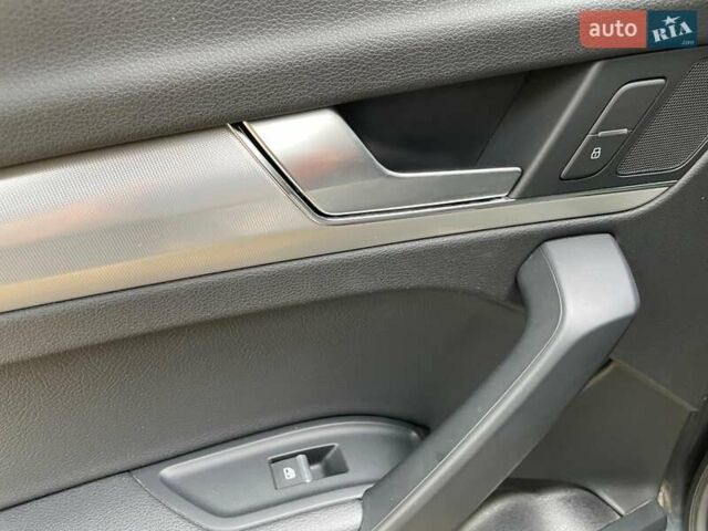 Сірий Ауді Ку 5, об'ємом двигуна 2 л та пробігом 89 тис. км за 30990 $, фото 17 на Automoto.ua