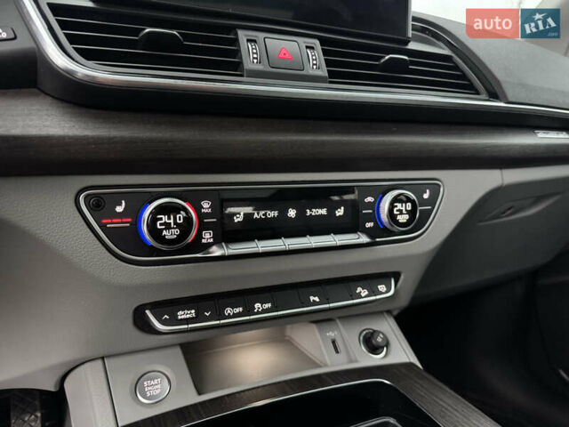 Серый Ауди Ку 5, объемом двигателя 1.98 л и пробегом 76 тыс. км за 32800 $, фото 11 на Automoto.ua