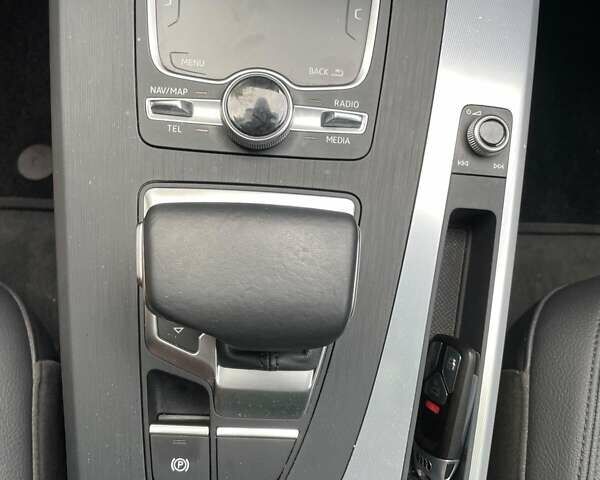 Сірий Ауді Ку 5, об'ємом двигуна 2 л та пробігом 89 тис. км за 30990 $, фото 30 на Automoto.ua