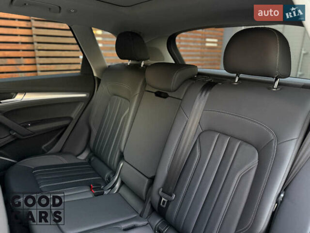 Серый Ауди Ку 5, объемом двигателя 1.98 л и пробегом 30 тыс. км за 52000 $, фото 30 на Automoto.ua