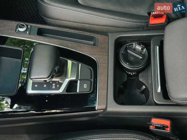 Сірий Ауді Ку 5, об'ємом двигуна 1.98 л та пробігом 29 тис. км за 37879 $, фото 11 на Automoto.ua