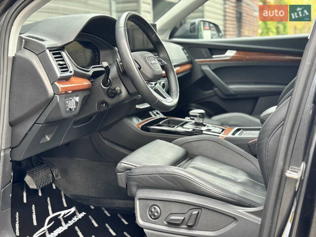 Серый Ауди Ку 5, объемом двигателя 1.98 л и пробегом 41 тыс. км за 51900 $, фото 18 на Automoto.ua