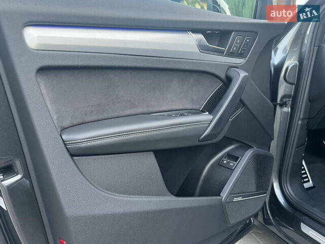 Серый Ауди Ку 5, объемом двигателя 1.98 л и пробегом 33 тыс. км за 53500 $, фото 31 на Automoto.ua