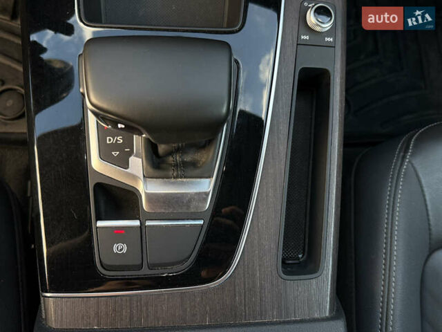 Серый Ауди Ку 5, объемом двигателя 2 л и пробегом 84 тыс. км за 33199 $, фото 15 на Automoto.ua